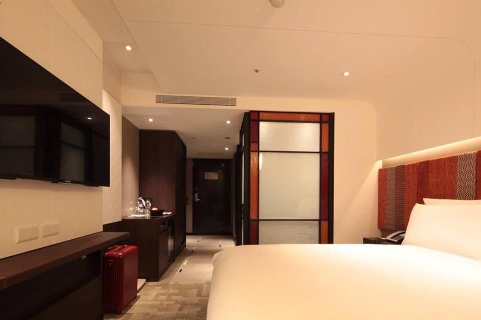 The Landis Taipei Hotel Exterior photo A room at the hotel