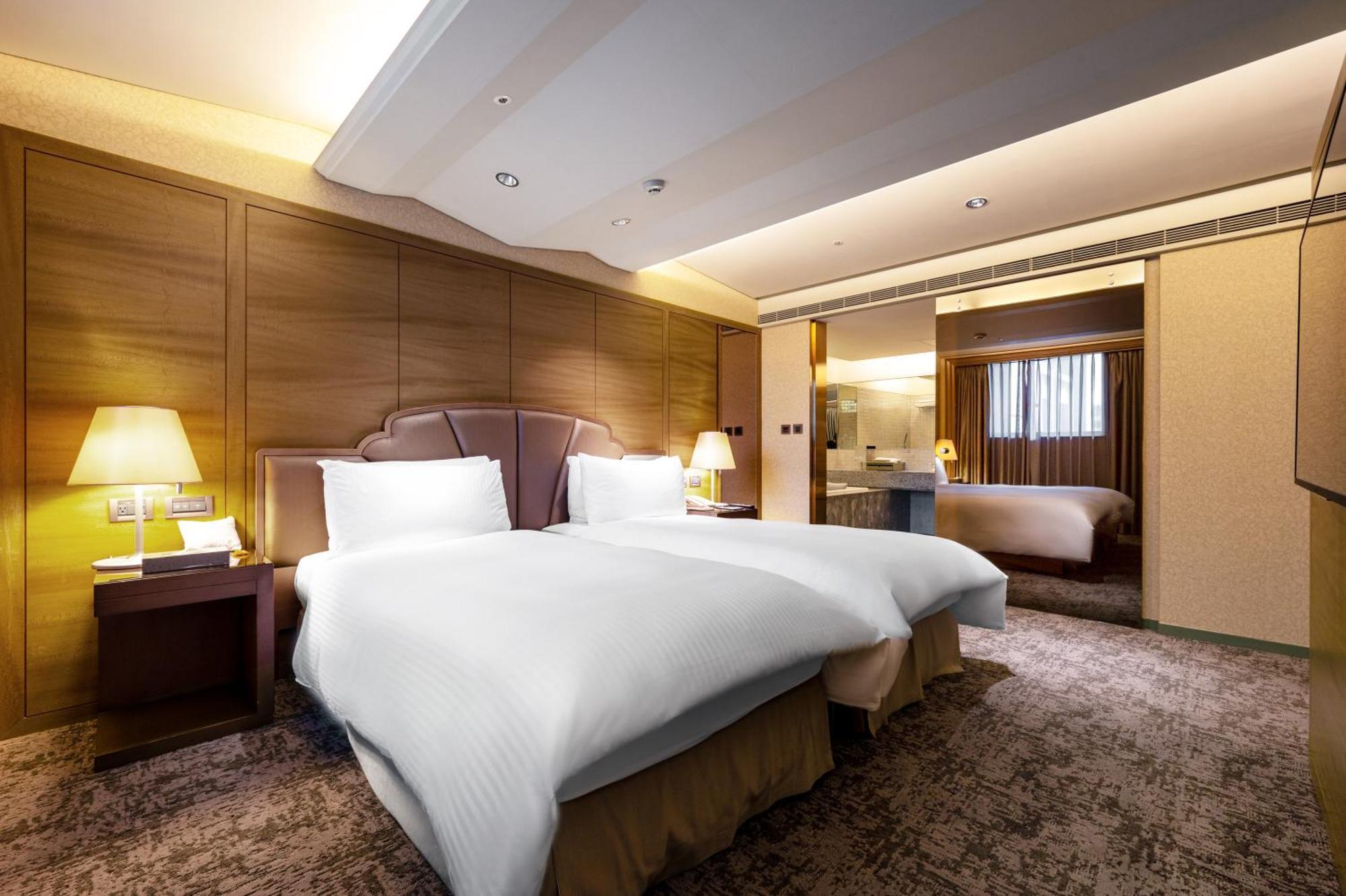 The Landis Taipei Hotel Exterior photo Deluxe Suite