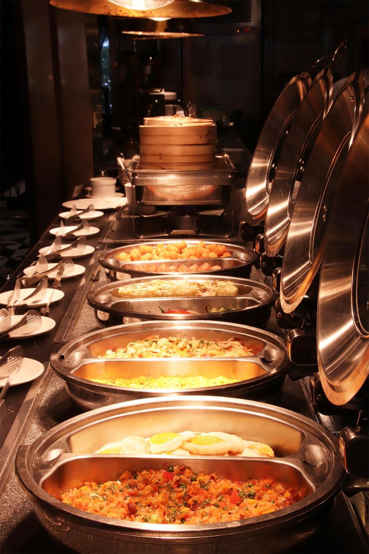 The Landis Taipei Hotel Exterior photo A chafing dish buffet