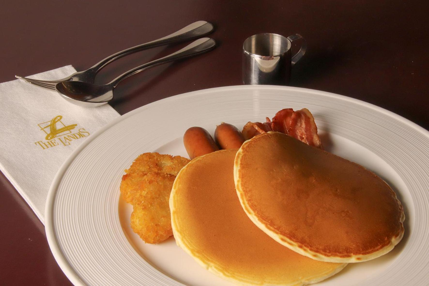 The Landis Taipei Hotel Exterior photo A plate of pancakes
