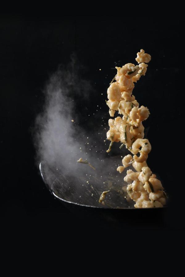 The Landis Taipei Hotel Exterior photo Popcorn being cooked